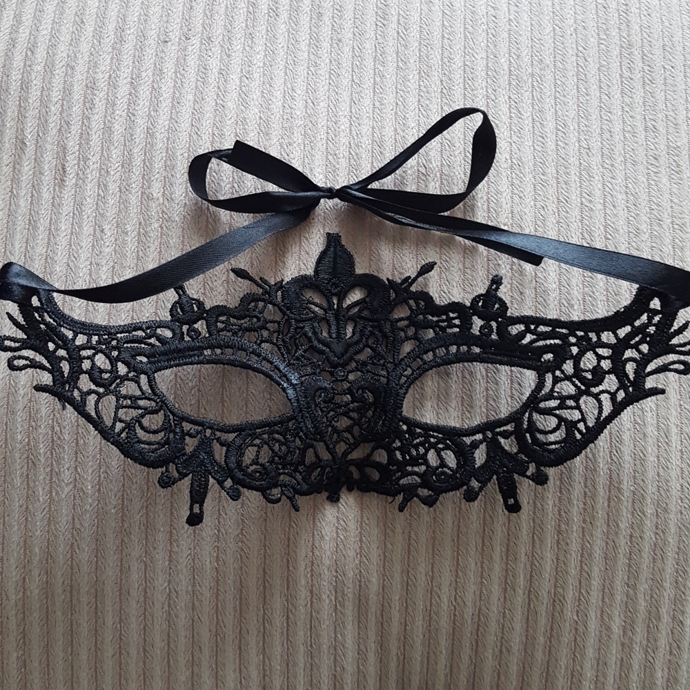 Black Lace Masquerade Mask Elegant, Halloween, Festival - Picture 3 of 7
